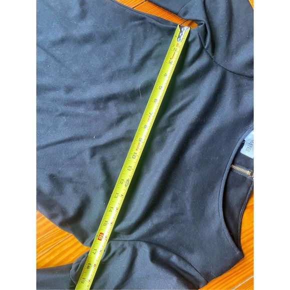 Sara Campbell Black Bell Sleeve Shift Duchessa Dress, Size Medium, MSRP $295 - Picture 3 of 5